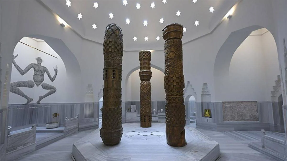 Tarihi Zeyrek Çinili Hamamı ziyarete açıldı