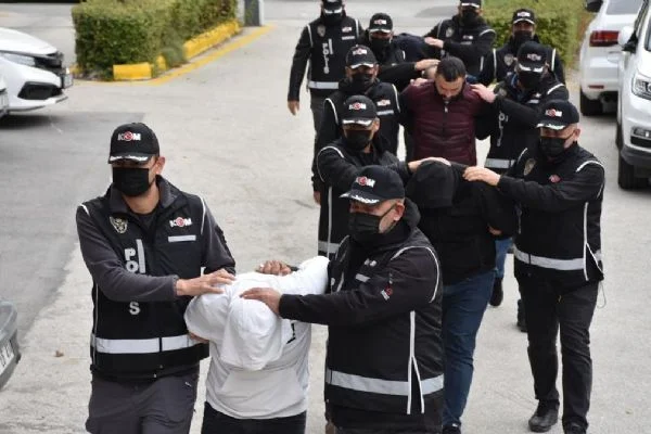 Tefecilere ''Kafes'' operasyonu! 5 şüpheli gözaltına alındı
