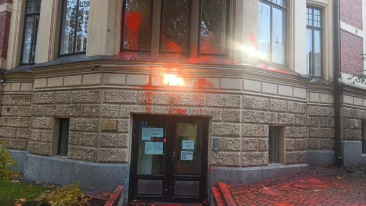 Türkiye'nin Helsinki Büyükelçiliği'ne saldırı