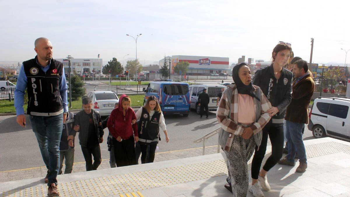 Uyuşturucu satan babaanne ve torunu tutuklandı