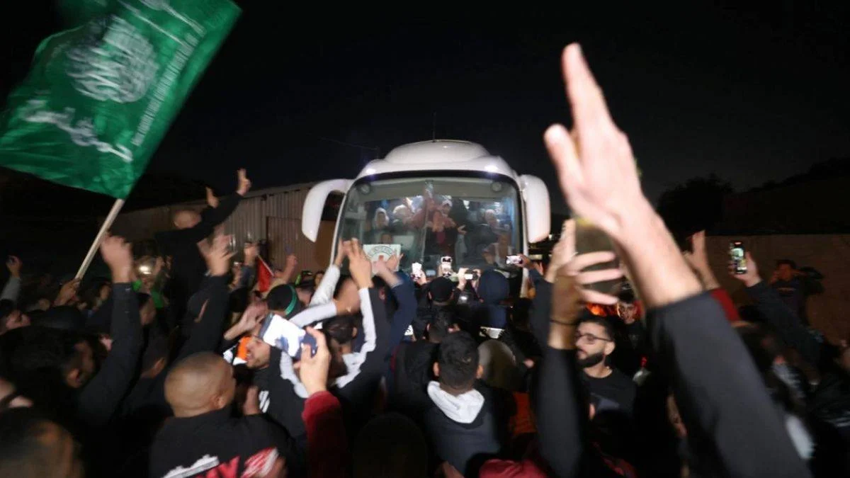 6'ncı esir takası tamamlandı; Hamas'tan 'asker teslimi' açıklaması