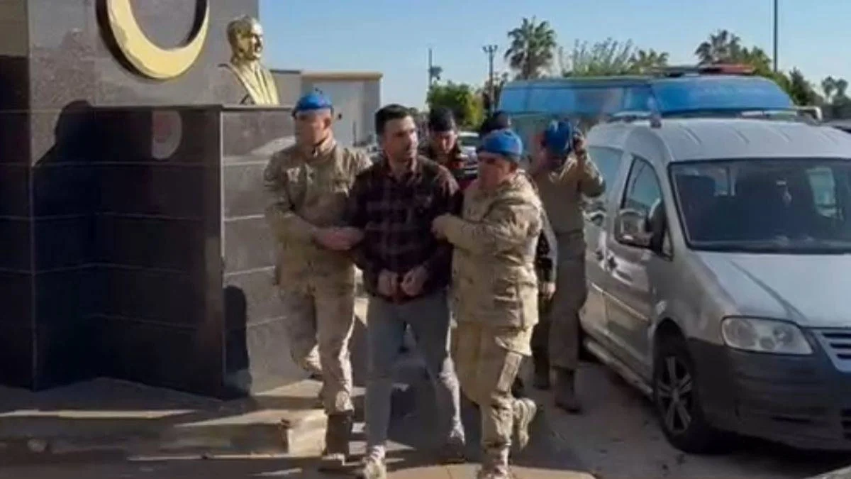 Alacak kavgası; kadını tabanca ile vurup boğazını kesti