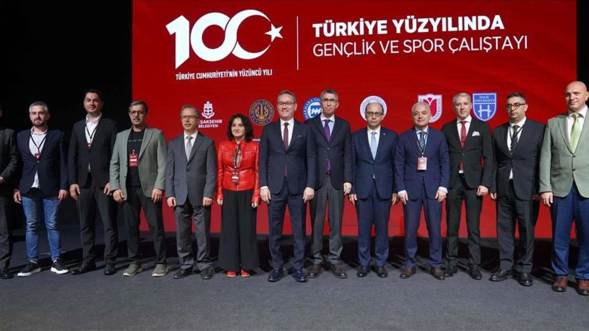 Başakşehir'de Türkiye Yüzyılı'nda gençlik ve Spor Çalıştayı yapıldı