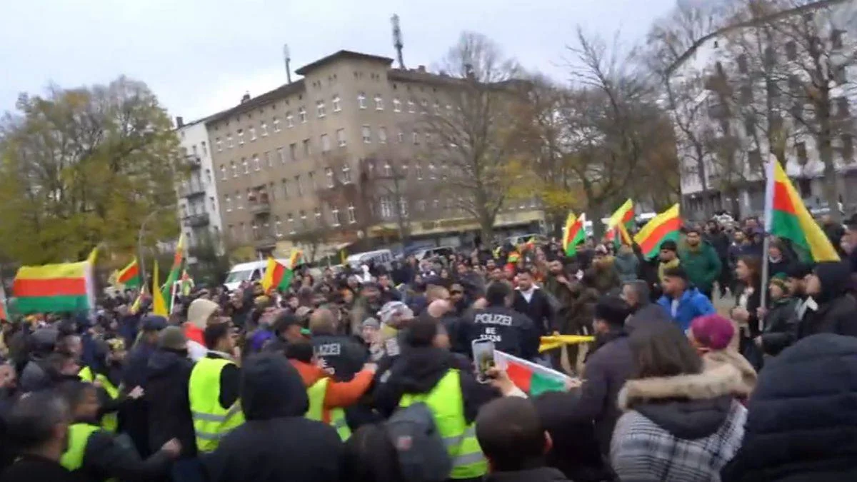 Berlin'de PKK gösterisi
