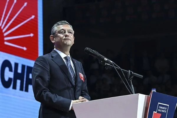 CHP'nin yeni genel başkanı Özgür Özel oldu
