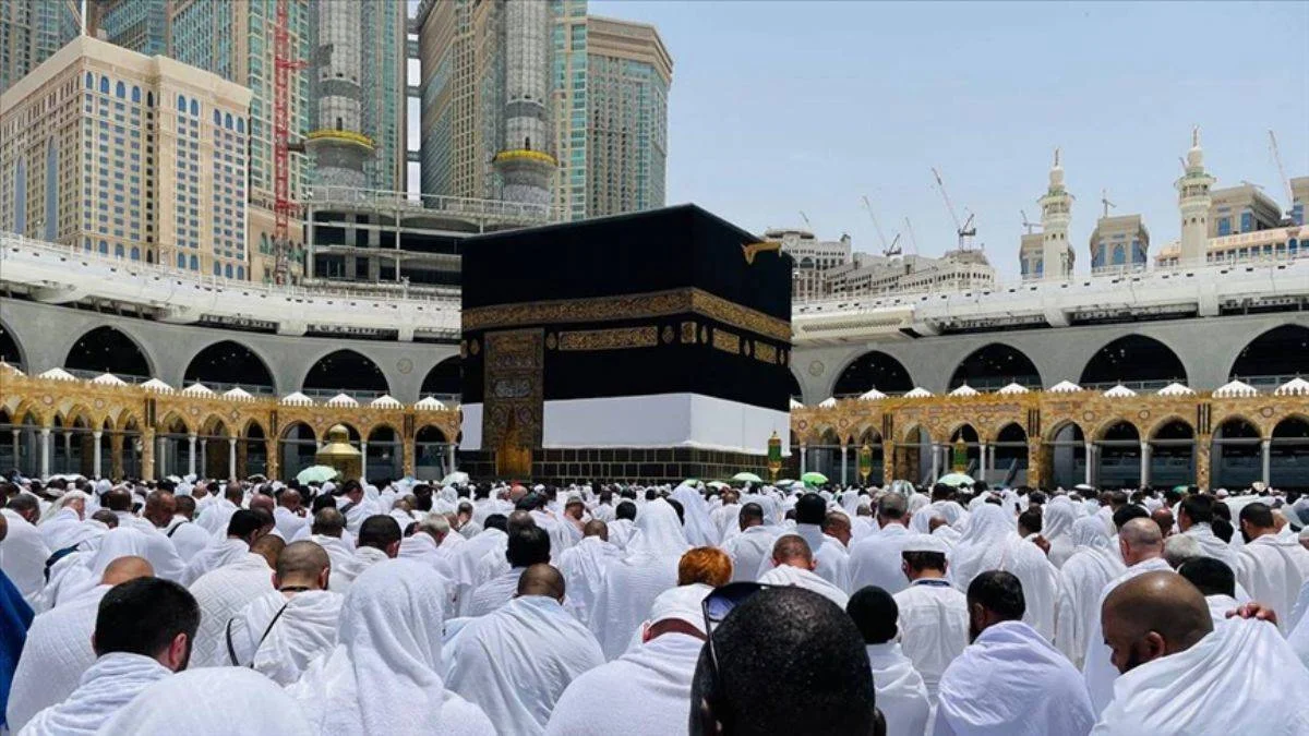 Diyanet: Turist vizesiyle hac ibadeti yapılamaz