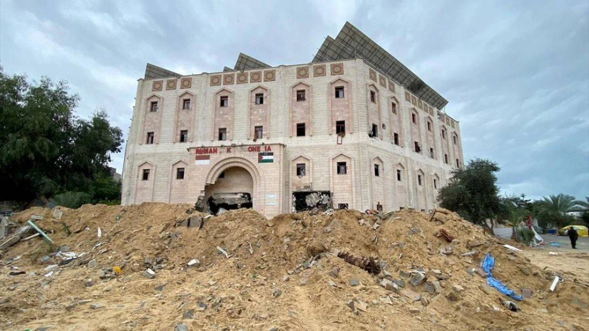 Endonezya Hastanesi'nden yıkım görüntüleri