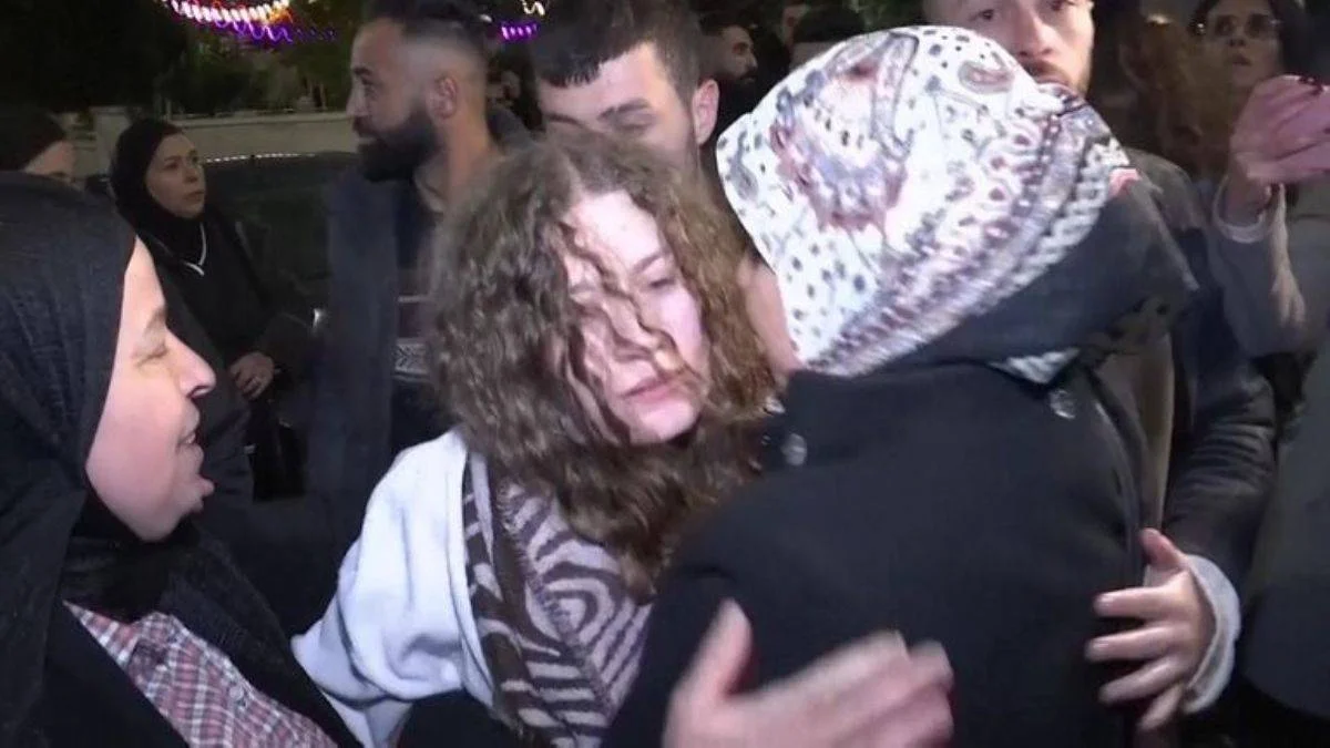 'Filistinli cesur kız' Ahed Temimi serbest bırakıldı