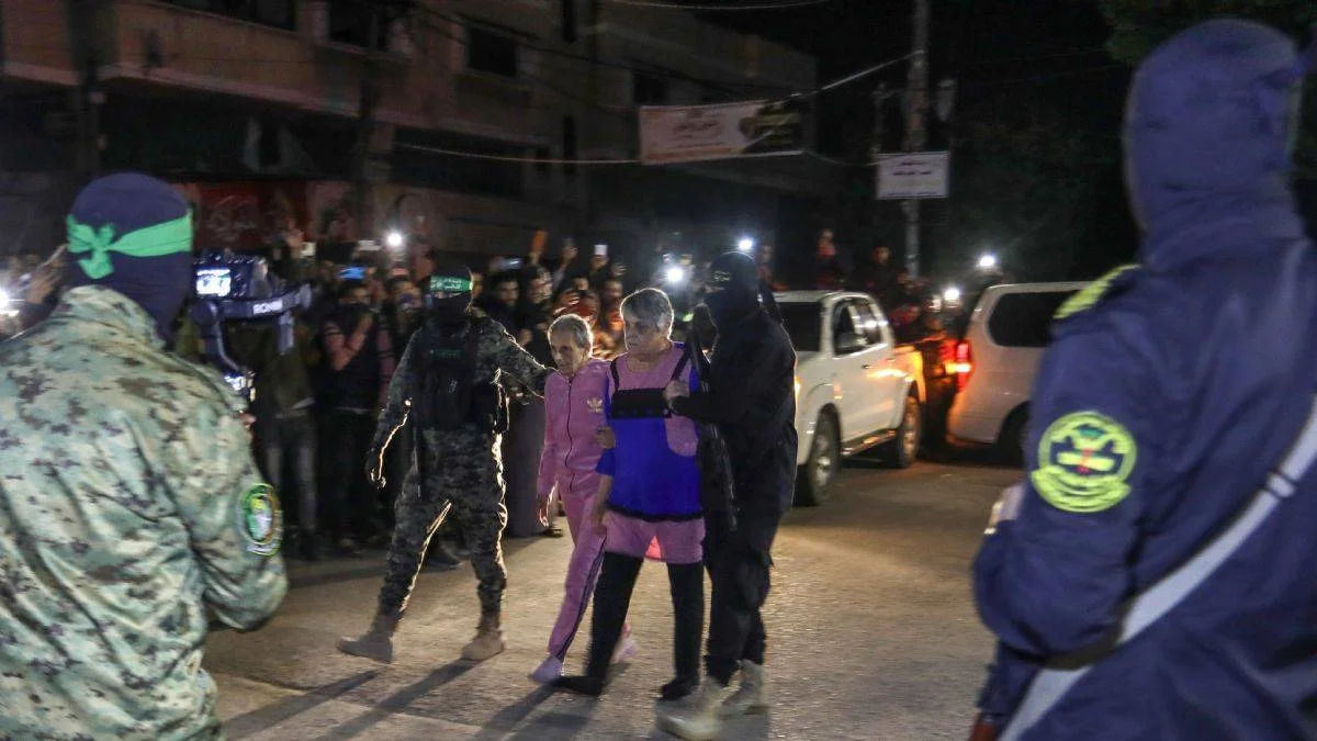 Hamas, 10 İsrailli esiri teslim etti