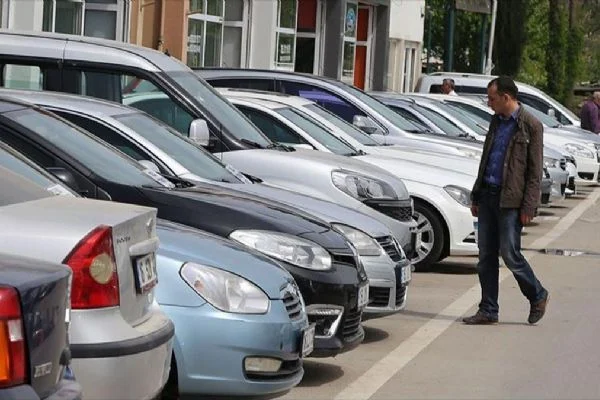 İkinci el oto pazarında hareketlilik! Fiyatlar düşmeye devam ediyor