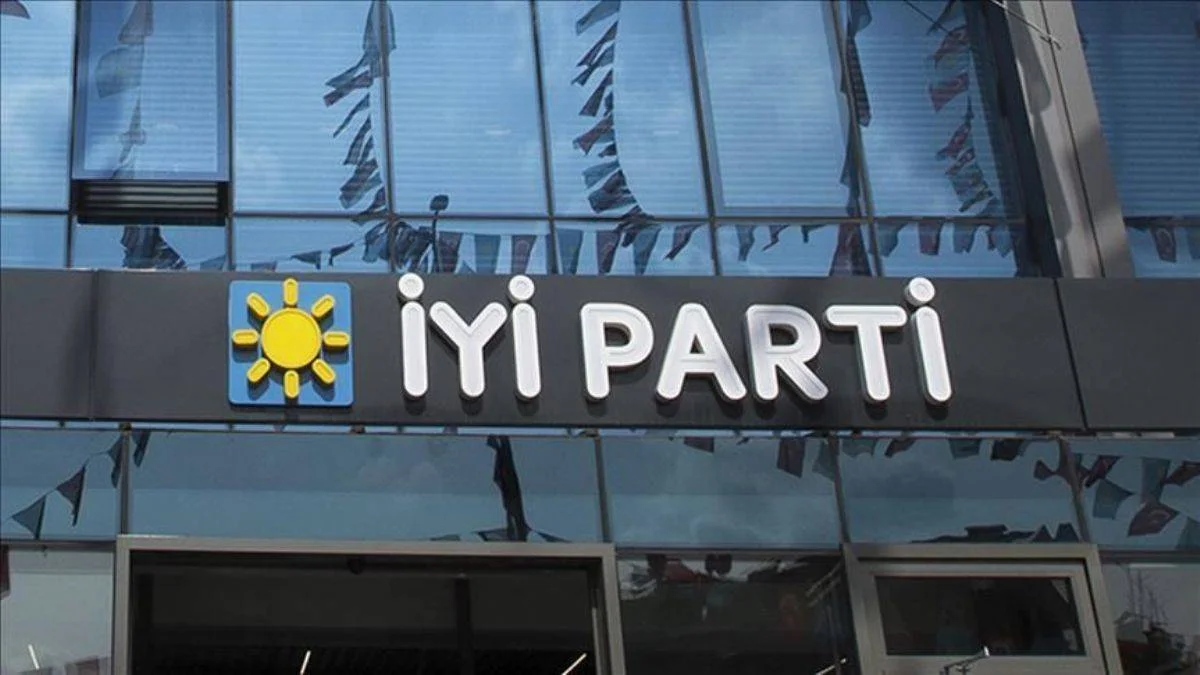 İYİ Parti'de yaprak dökümü hızlandı