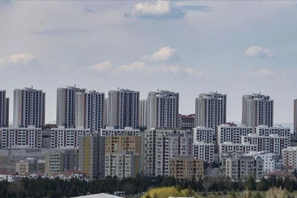 Kira kadar aidat ödeyen site sakinleri isyan etti: Devlet bir an önce kayyum atasın