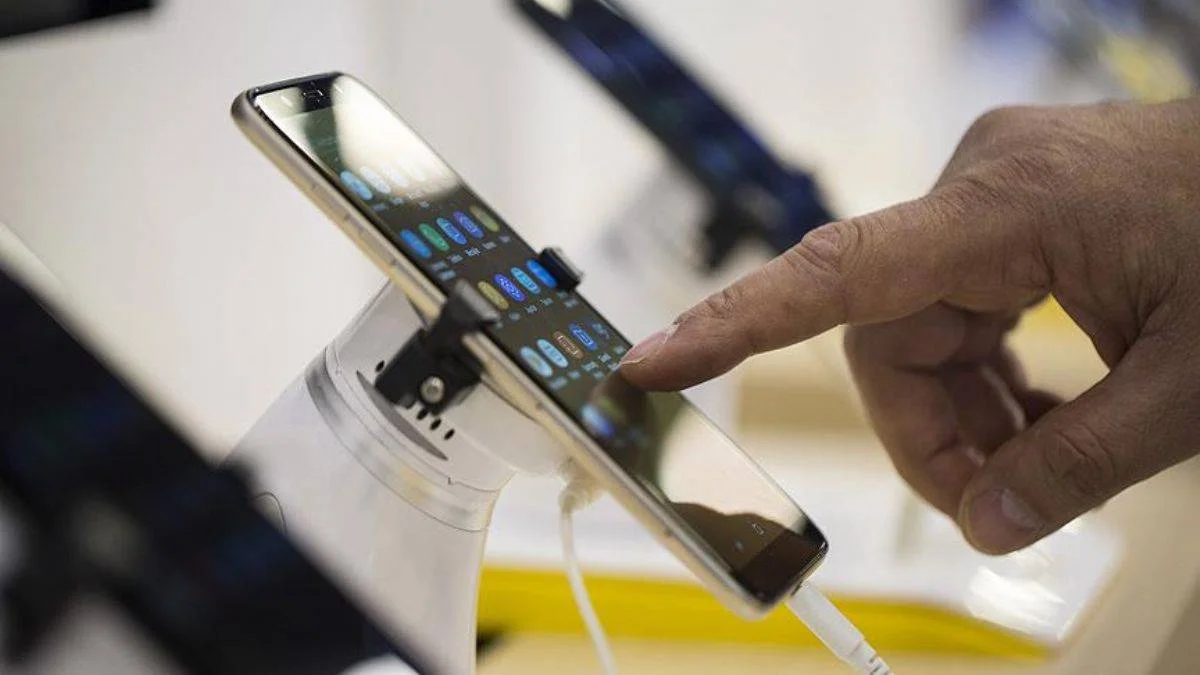 Öğrencilere cep telefonu, bilgisayar ve internet desteği için başvuru şartları açıklandı