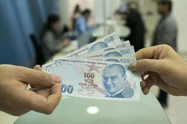 Öğrenim kredisi ve burs ödemeleri yatırılmaya başladı