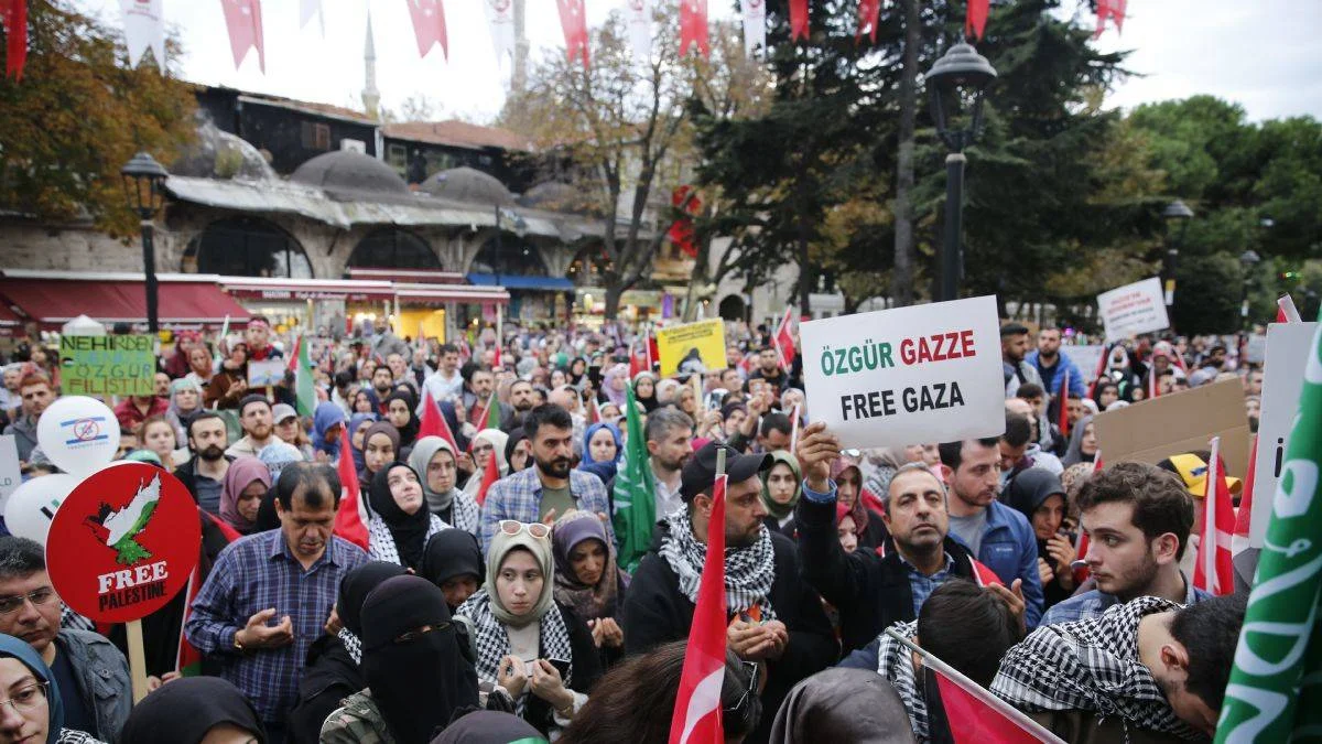On binler, Gazze'ye destek için yürüdü