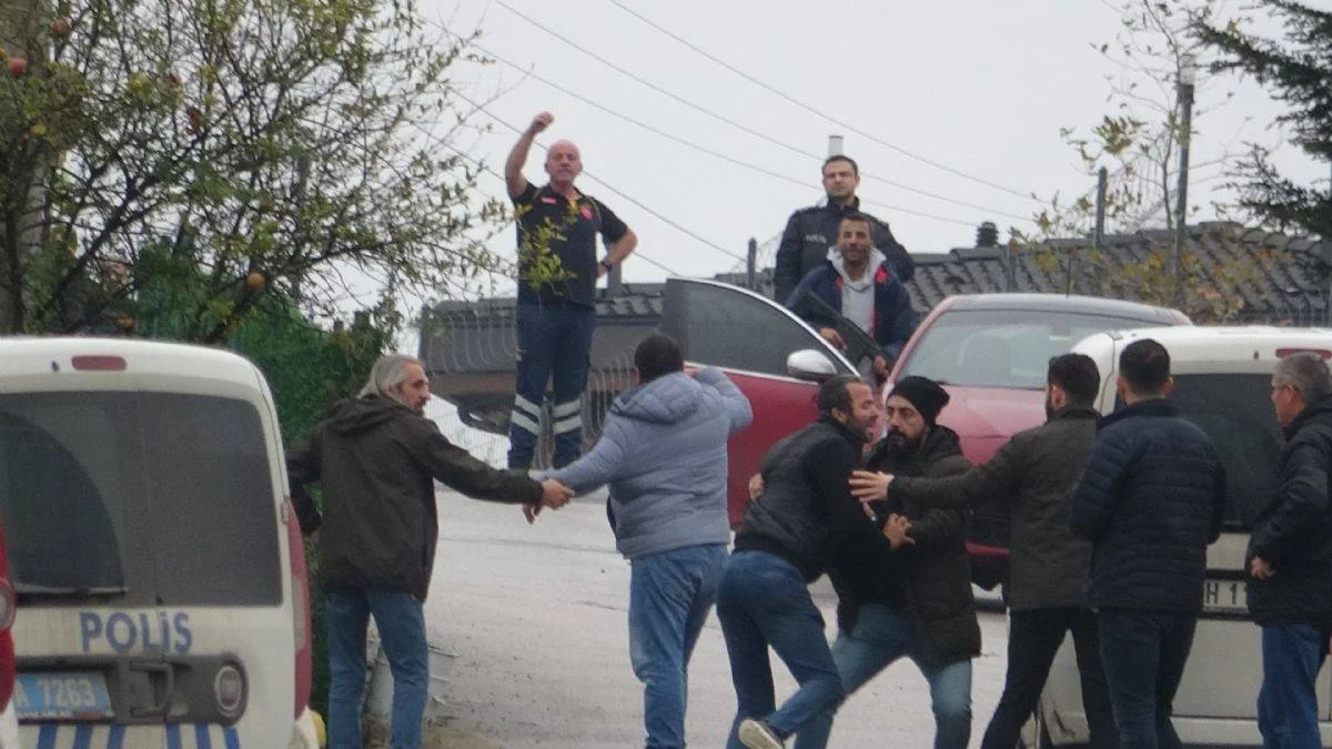 Ortağını rehin aldı, tüfekle rastgele ateş açtı