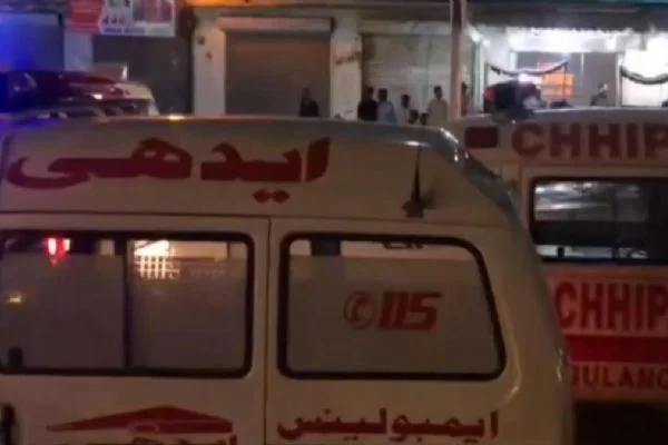 Pakistan'da terör saldırısı! 3'ü asker 5 kişi hayatını kaybetti