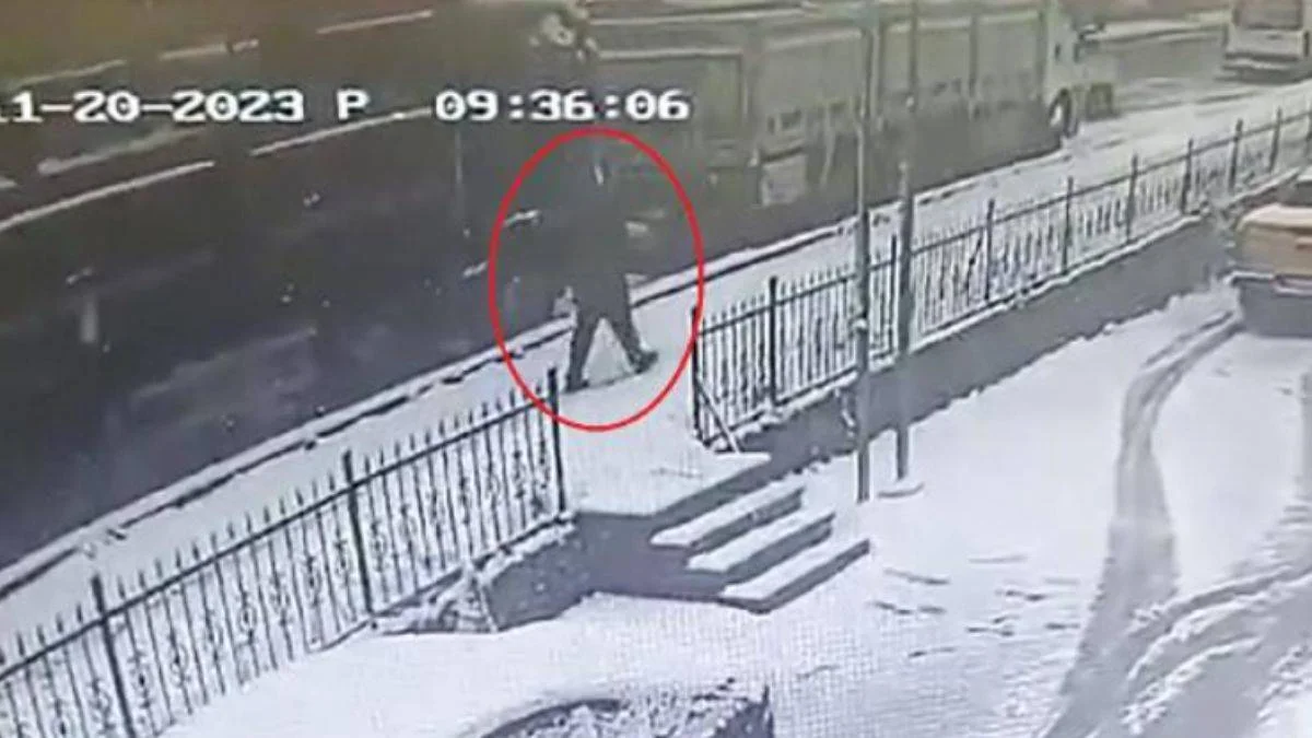 Sokak hayvanlarına yiyecek götürürken kalp krizi geçirdi