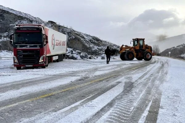 Tipi tırları yolda bıraktı
