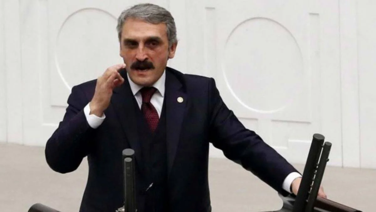 Ahmet Hamdi Çamlı'dan gündemi alt üst eden paylaşım!