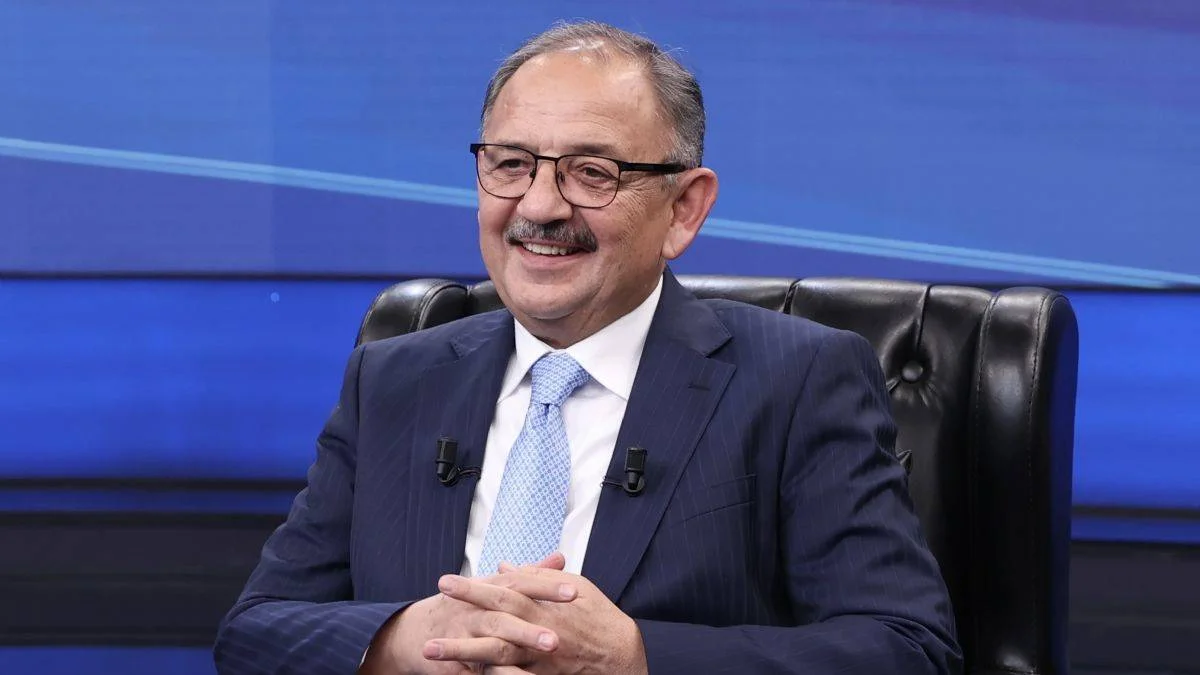Bakan Özhaseki: 'Ümitsiz olmaya gerek yok, İstanbul'u çok rahat dönüştürürüz'