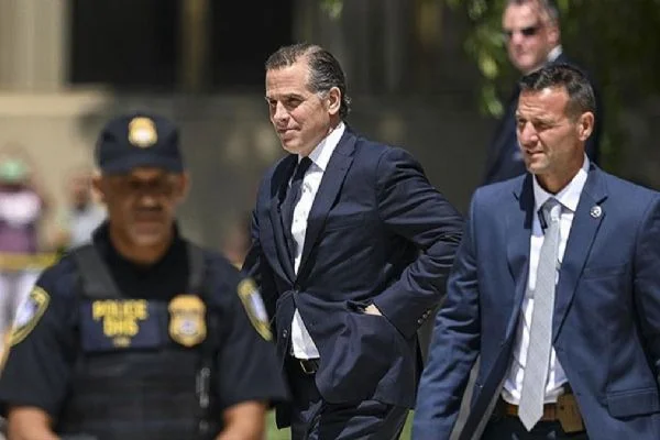 Biden'ın oğlu Hunter, vergi kaçırma ve evrakta sahtecilikle suçlanıyor