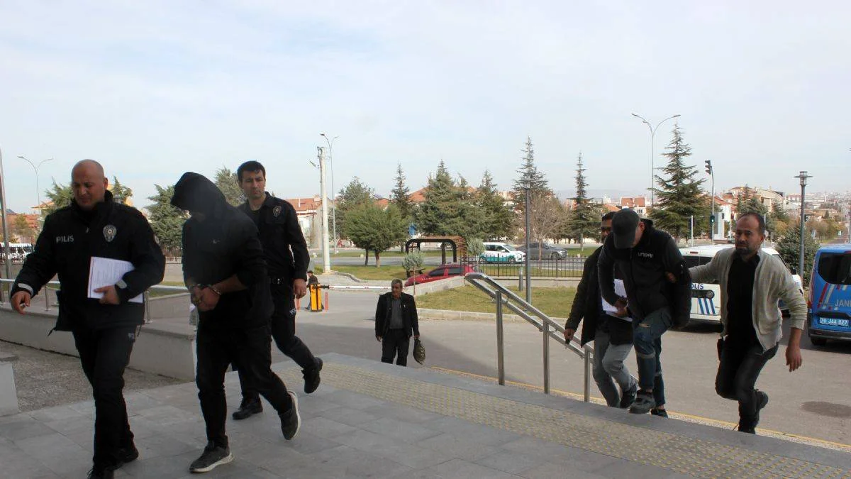 Çocukların simit ve kıyafetlerini çalanlar tutuklandı