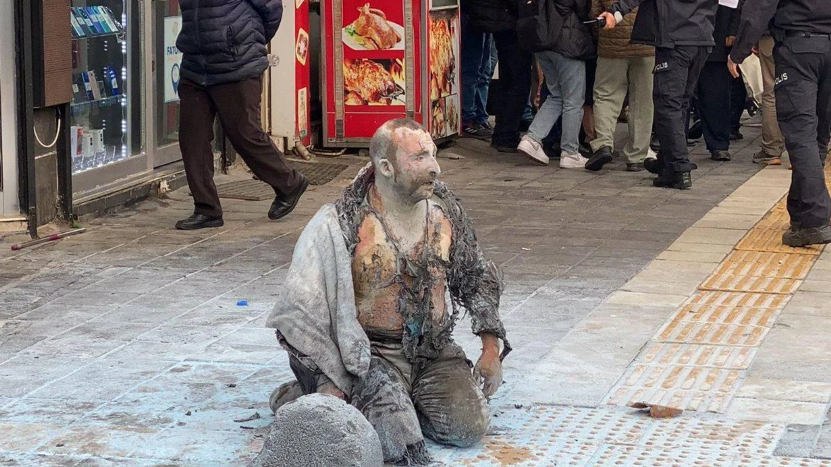 Kendini ateşe veren seyyar satıcıya ilgili açıklama