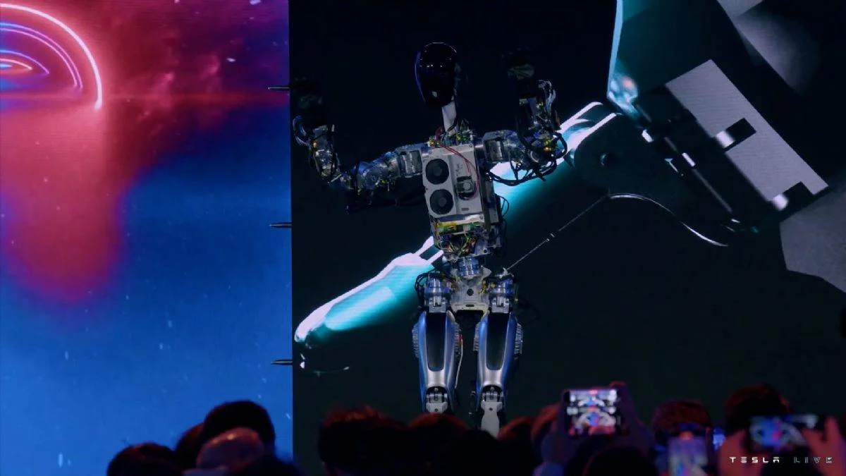 Korkulan gerçek oldu: Robot, fabrika çalışanına saldırdı