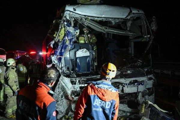Kuzey Marmara Otoyolu'nda feci kaza!