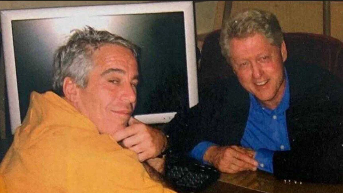 Epstein'in pedofili çetesinde ifşaat resmen başladı