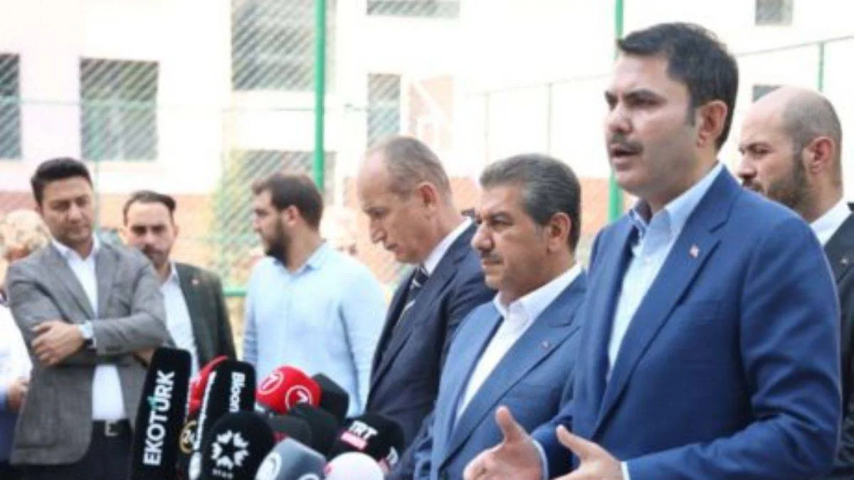 İstanbul Büyükşehir Belediye Başkan Adayı Murat Kurum: Mevcut Belediyeye tavsiyem gelip Esenler'deki dönüşüme baksınlar