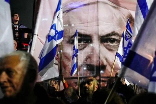 Netanyahu'ya soğuk duş! On bin kişi ''erken seçim'' çağrısı ile sokaklara döküldü