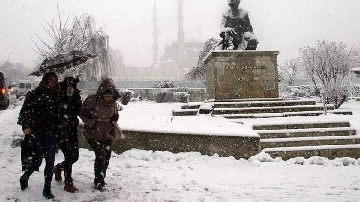 Yasaklar peş peşe geldi! Edirne'de yoğun kar alarmı