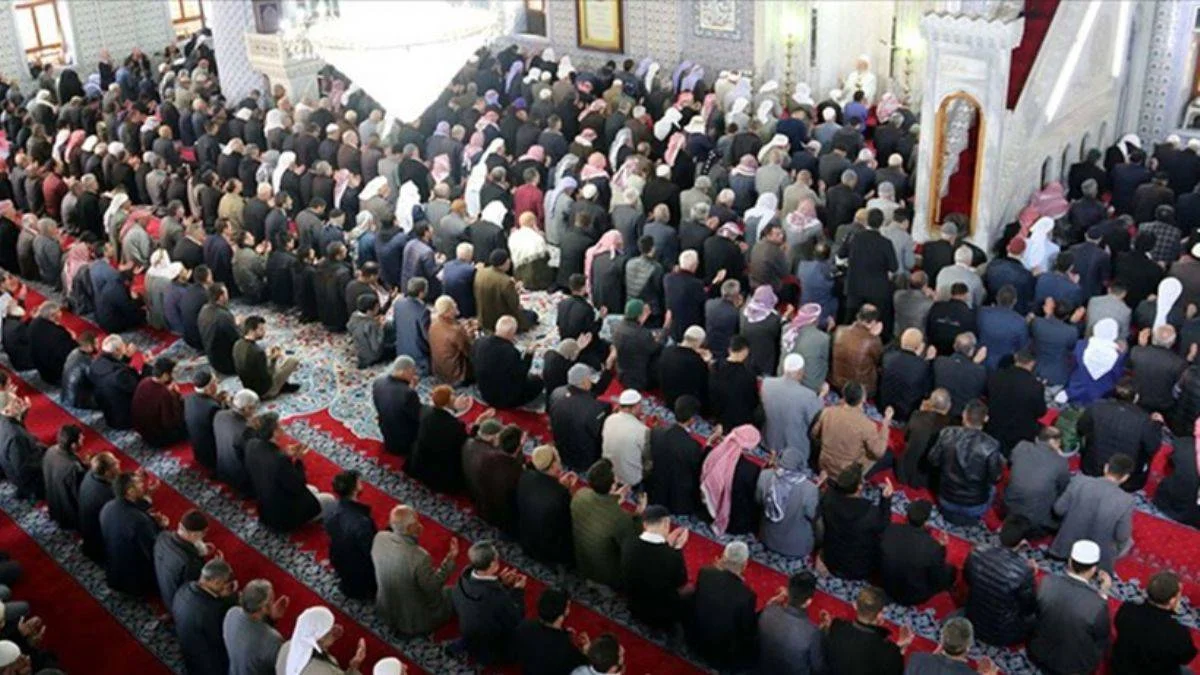 16 Şubat Cuma hutbesi: 'Dünyayı barış ve itidale çağırıyoruz'