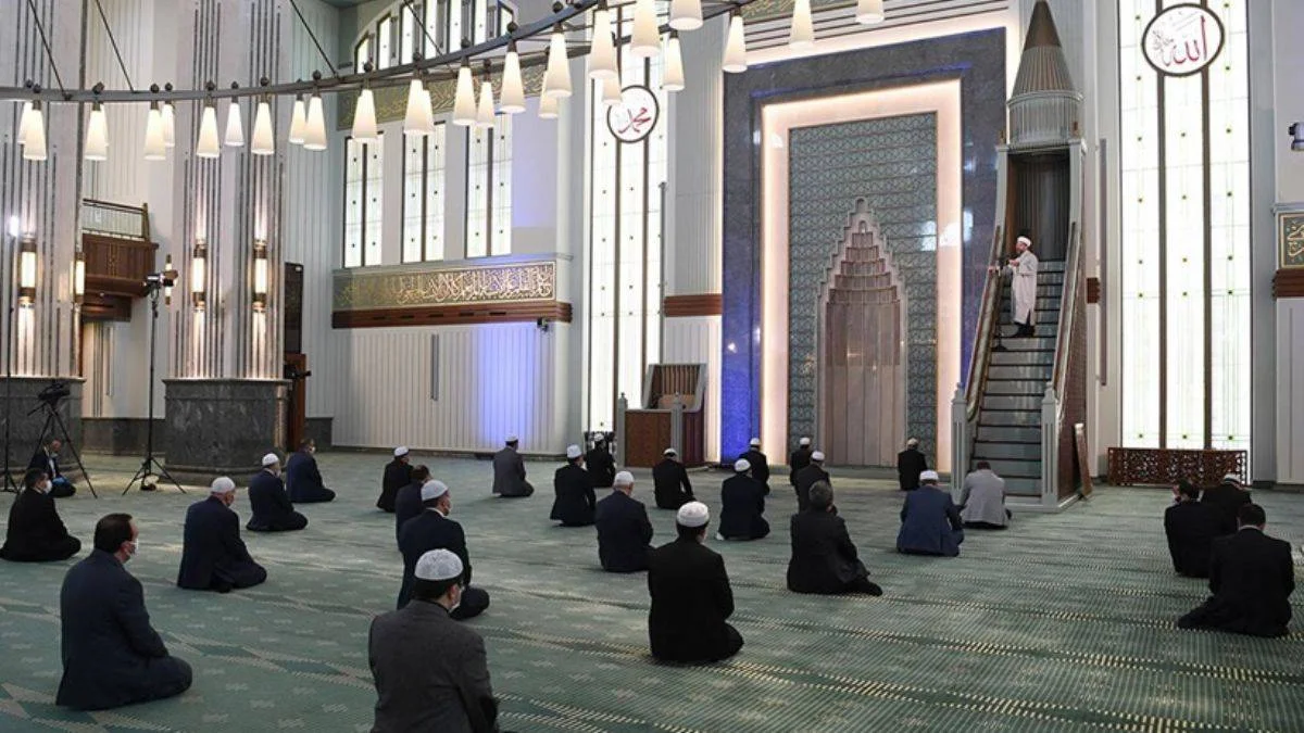Cuma namazı nasıl kılınır, kaç rekat? Cuma namazı kılınışı