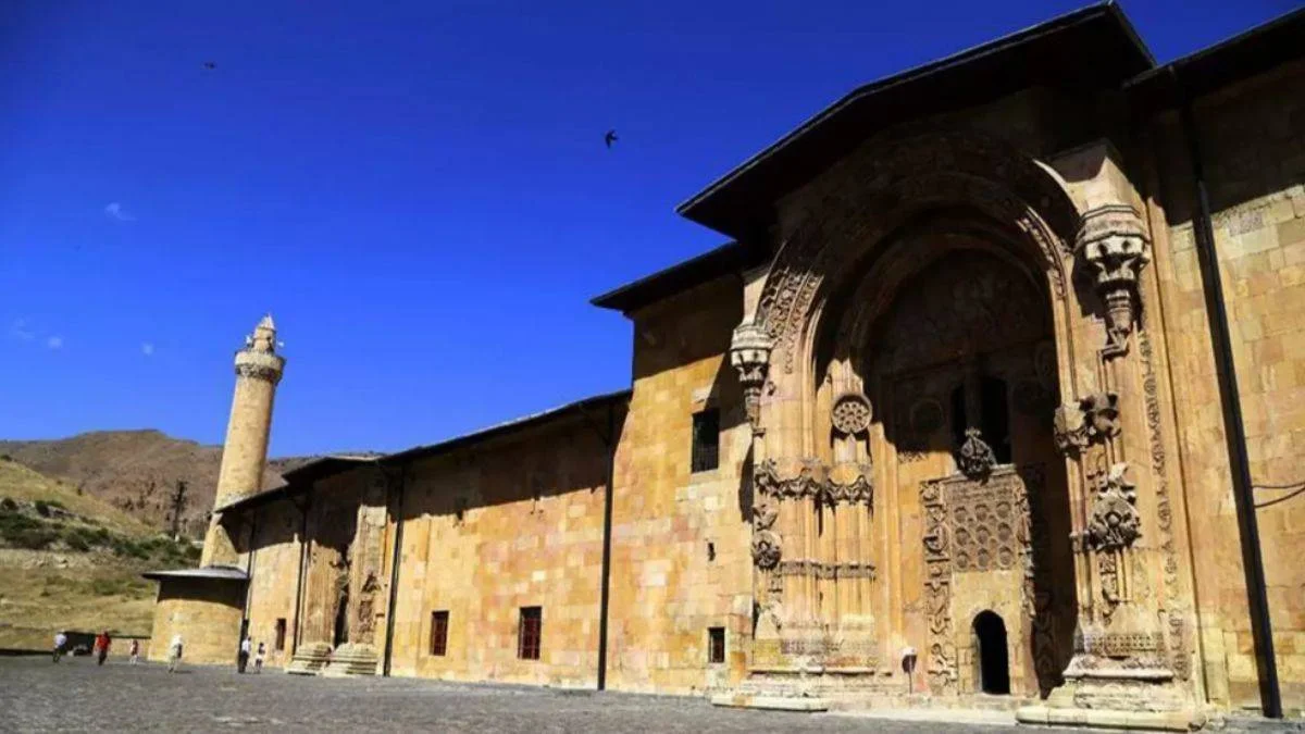Divriği Ulu Camii ve Darüşşifası'nda tarihinin en büyük restorasyonu titizlikle yürütülüyor