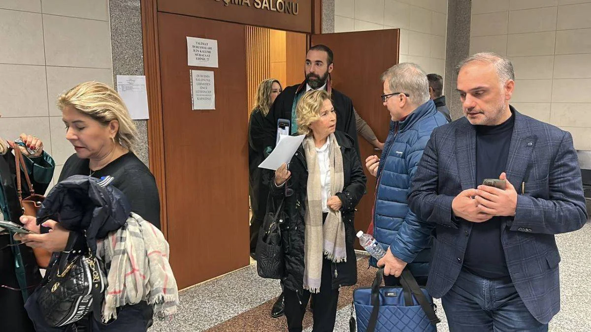 FETÖ'nün medya ayağı davasında karar; Ilıcak'ın evinden FETÖ notları çıkmış