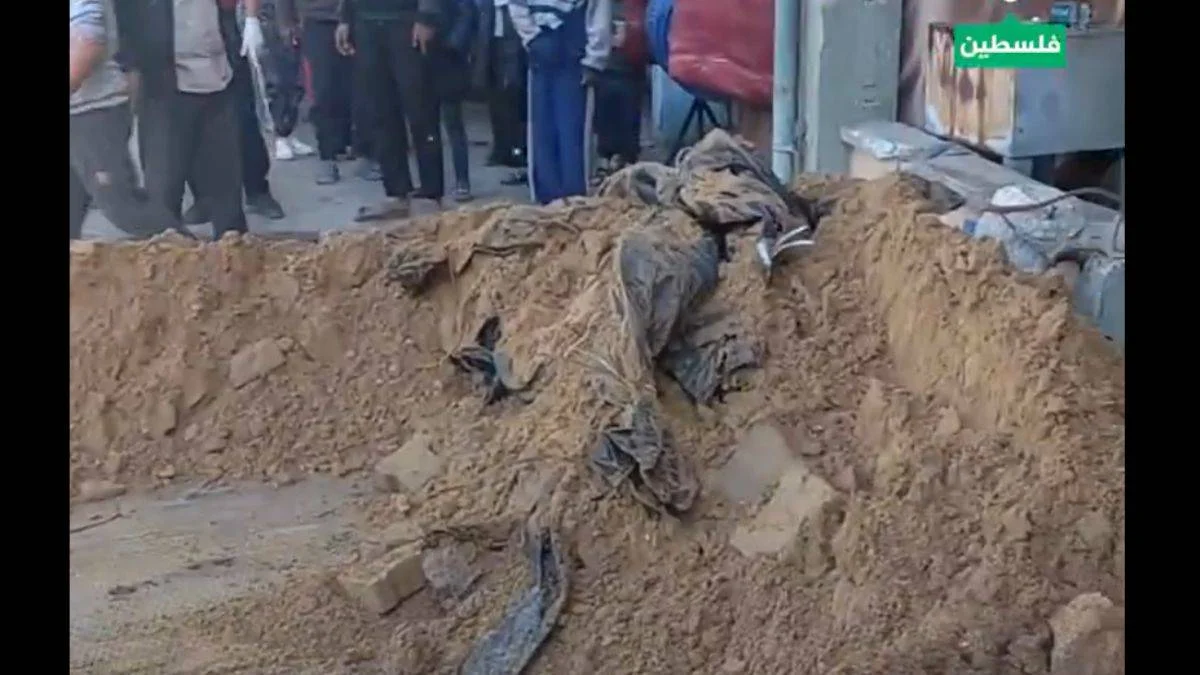 Gazze'de elleri ve gözleri bağlı 30 cenaze bulundu