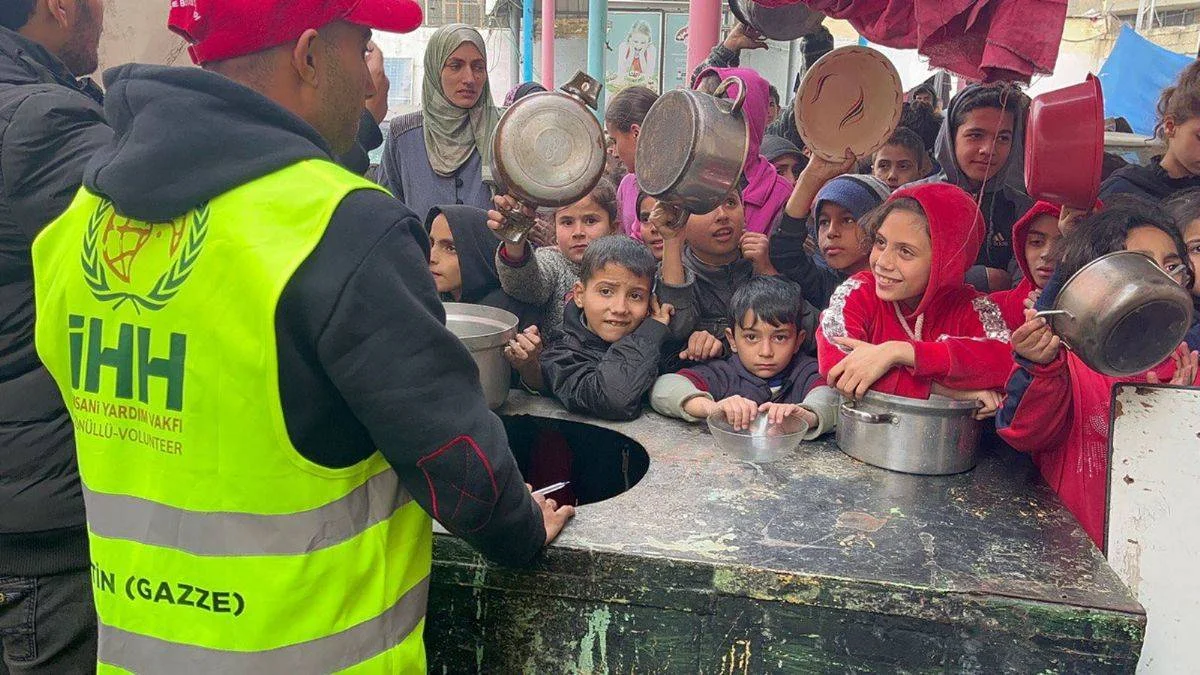 İHH Gazze'ye yönelik yardımlarına ara vermeden devam ediyor