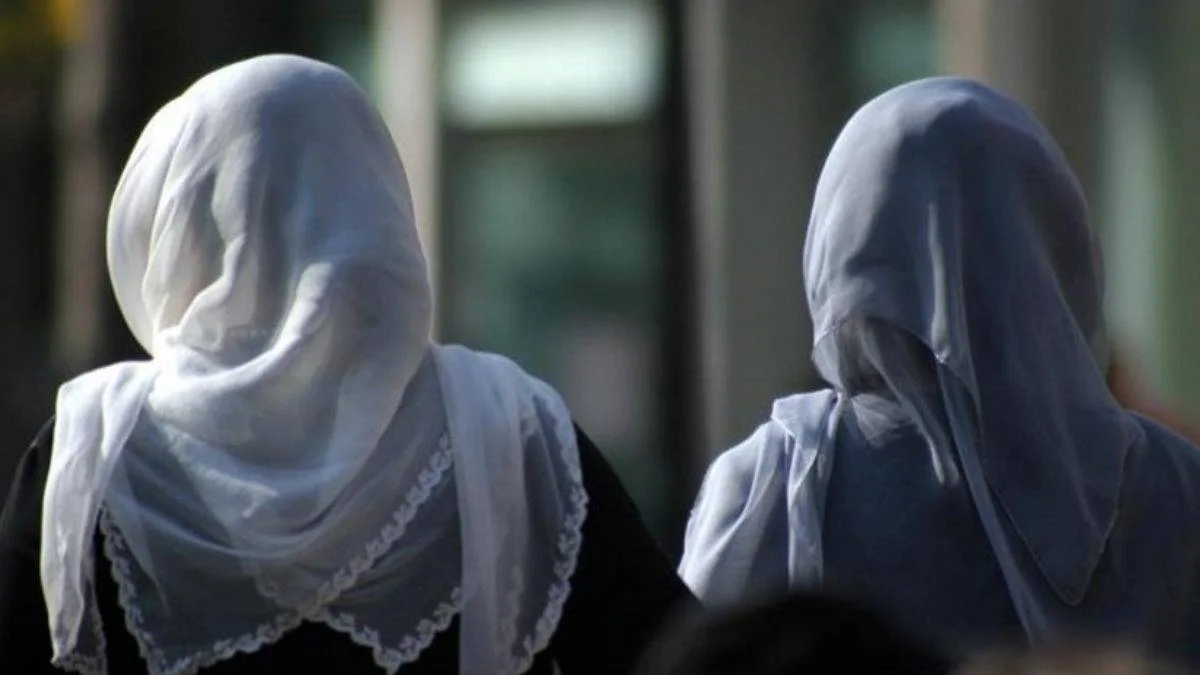 İslamofobiyi uzakta aramayın: Türkiye'de başörtülüye iş yok!