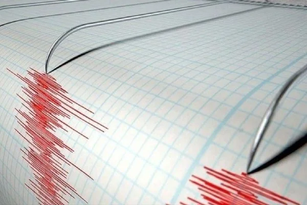 İzmir açıklarında 4,2 büyüklüğünde deprem