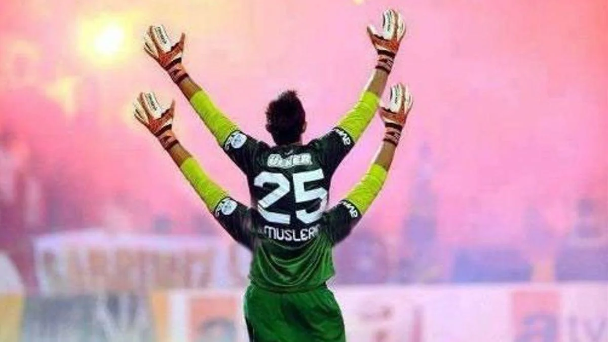 Muslera'nın 13 sezonluk karnesi; kafa/omuz kullanarak tarihe geçti