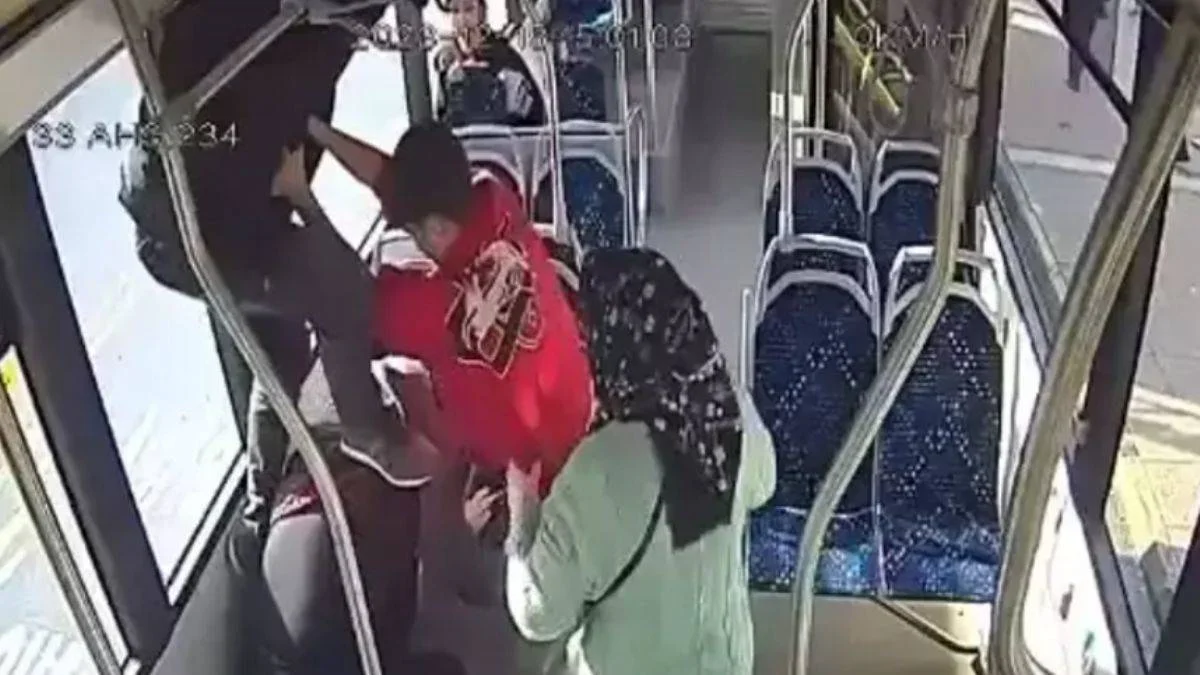 Okul müdürü ile oğlu yaşlı çifti feci şekilde dövdü