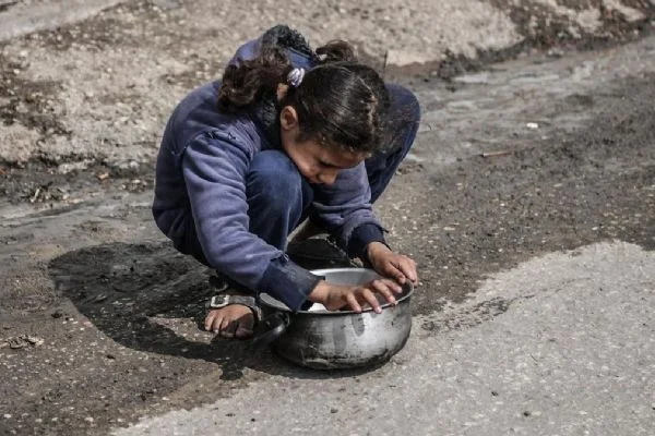 'Ramazanda hangi yemeği yesek diye düşüneceksiniz, biz ise açız'