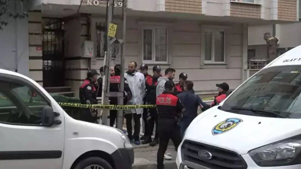 3 çocuğunun annesini çocuklarının gözü önünde öldürdü