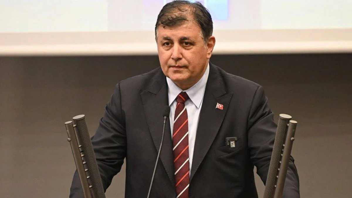 CHP İzmir adayı Cemil Tugay kimdir? Kaç yaşında ve aslen nereli? Cemil Tugay ne doktoru?