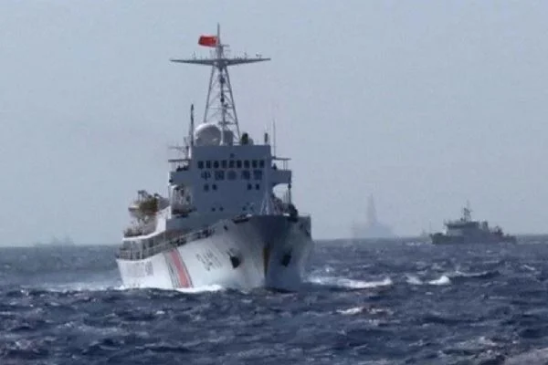 Çin, Filipinler gemisine tazyikli su sıkıldığını bildirdi