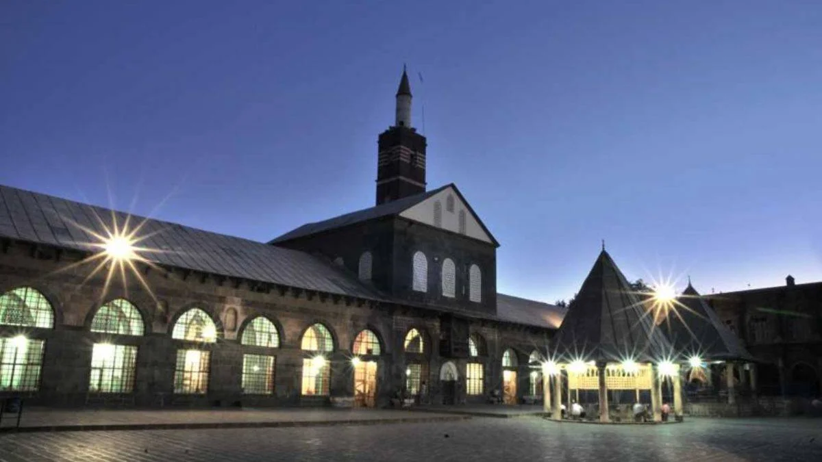 DİYARBAKIR 2024 RAMAZAN AYI İMSAKİYESİ | Diyarbakır'da imsak iftar vakti saat kaçta? 2024 Ramazan İmsakiyesi Diyarbakır