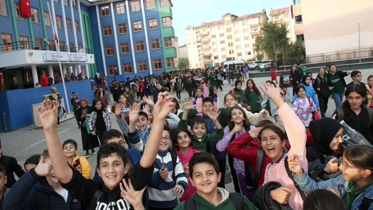 MEB ikinci ara tatil ne zaman kaç gün? (2023-2024 MEB ara tatil takvimi)